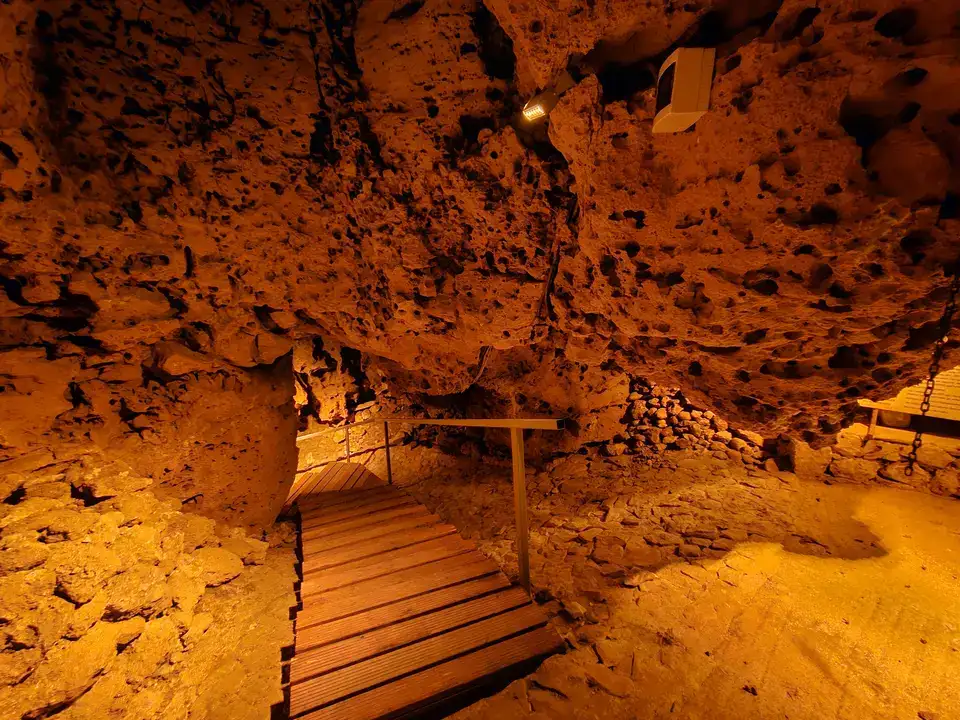 Karataş Mağarası’nda Tekno Parti Tepkisi 6